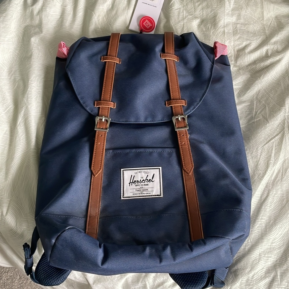 BRAND NEW -  Hershel backpack Retreat in Navy - back to school
